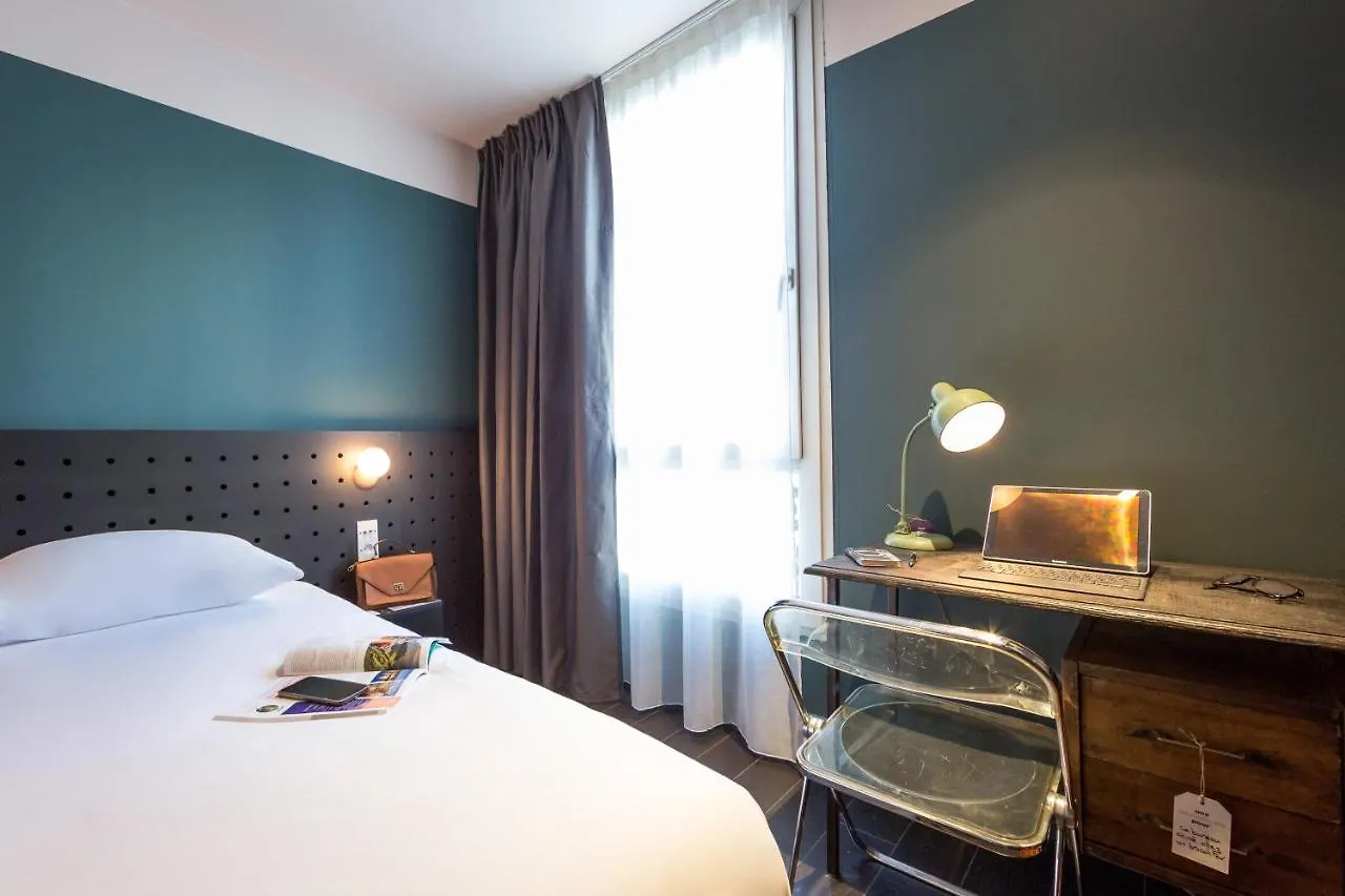 Greet Marseille Centre Saint Charles Hotel 2*,