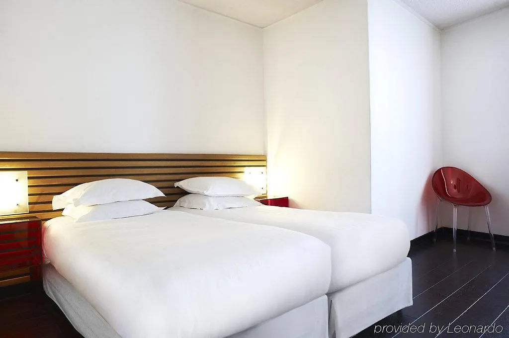 Greet Marseille Centre Saint Charles Hotel